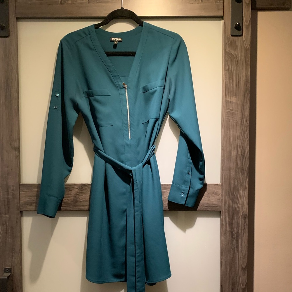 Express T-shirt style dress with matching belt.
